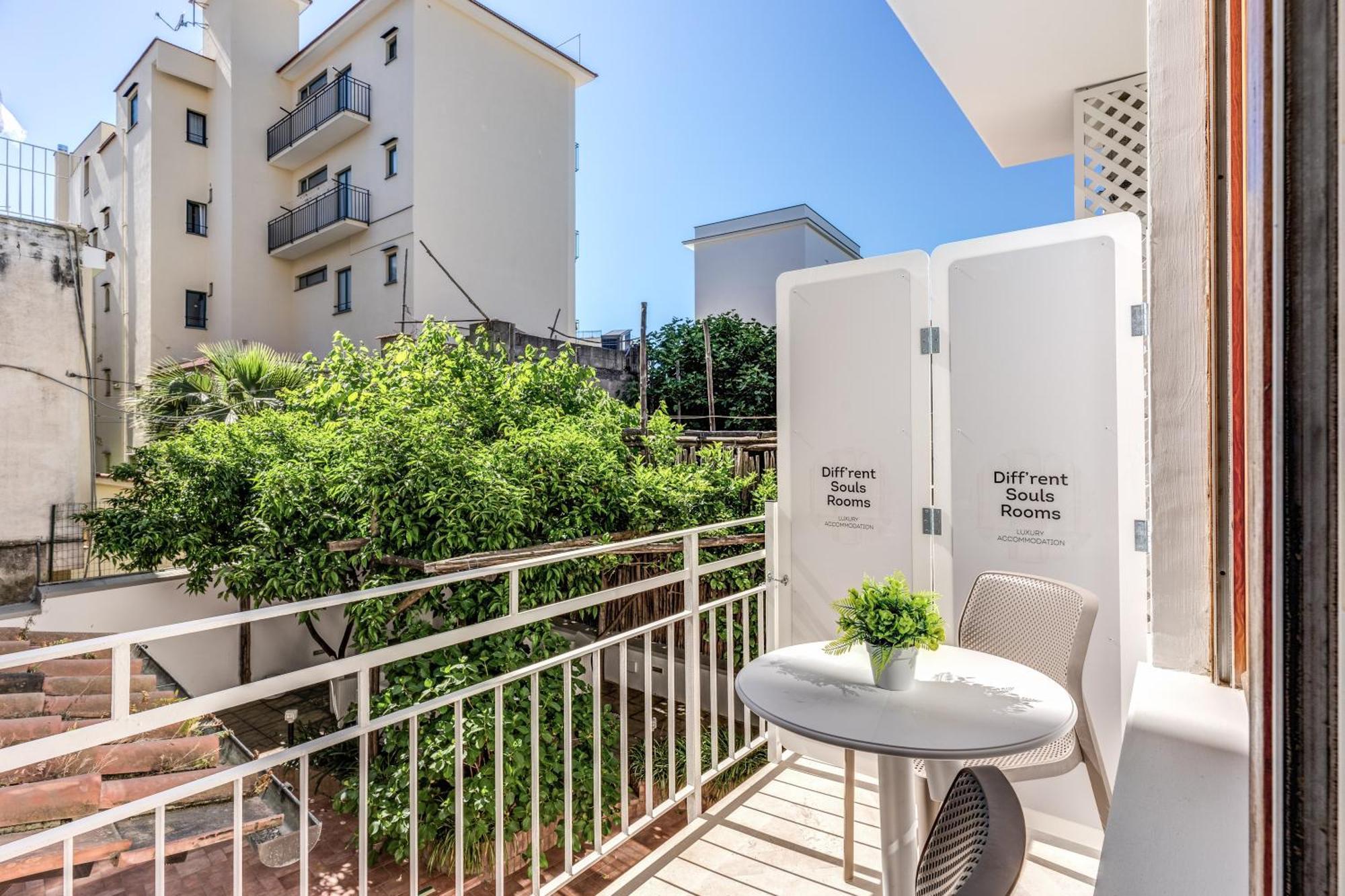 Diff'Rent Souls Rooms - Luxury Accomodation Sorrento Ngoại thất bức ảnh
